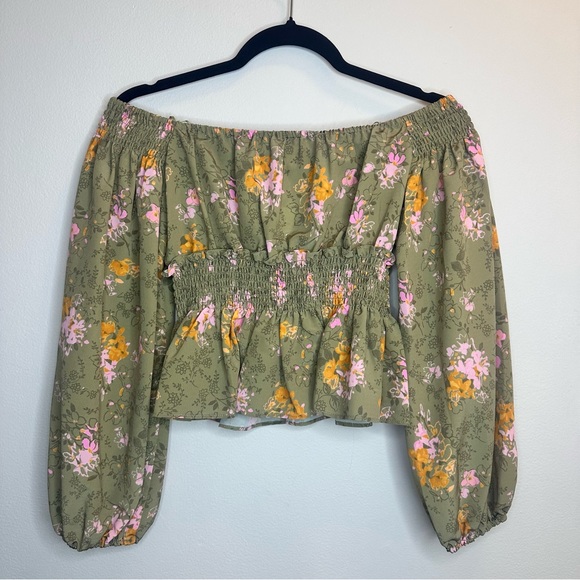 NWT! WAYF Off-the-Shoulder Floral Print Long Sleeve Smocked Crop Top SIZE S - Picture 3 of 6